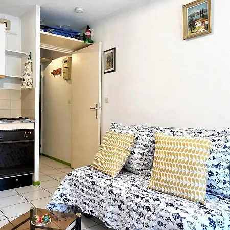 Studio Bormes-les-mimosas, 1 Piece, 2 Personnes - Fr-1-251-418 شقة بورم لي ميموزا
