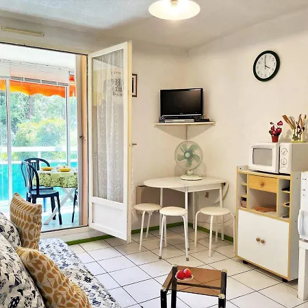 Studio Bormes-les-mimosas, 1 Piece, 2 Personnes - Fr-1-251-418 شقة