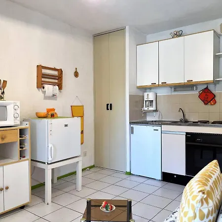 Studio Bormes-les-mimosas, 1 Piece, 2 Personnes - Fr-1-251-418 شقة *